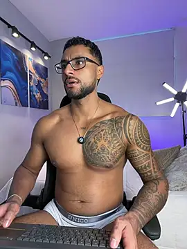 Snapshot of LiamGarcia1 chatting on 05/19/26, 02:45 LiamGarcia1 online show from 05/19/26, 02:45