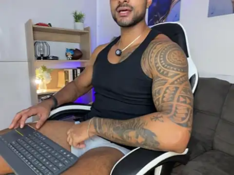 Snapshot of LiamGarcia1 chatting on 07/17/26, 07:30 LiamGarcia1 online show from 07/17/26, 07:30