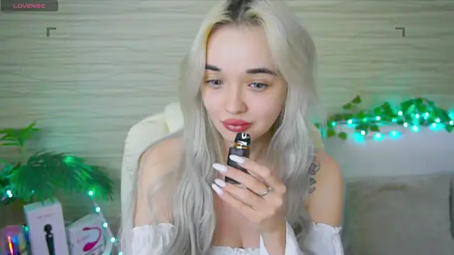 Ashley S online show from 02/28/25, 02:09