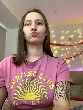 HotCaramellsTV online show from 10/22/25, 08:25