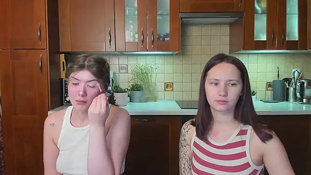 HotCaramellsTV online show from 04/28/26, 10:53