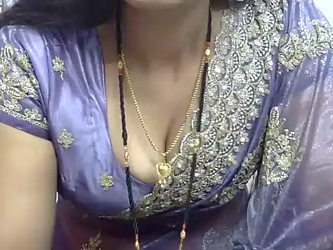 Snapshot of Your_Aamiya_ji chatting on 10/20/25, 05:57 Your Aamiya ji online show from 10/20/25, 05:57