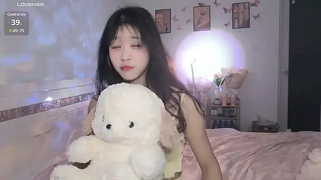 Snapshot of Luminous163 chatting on 01/02/25, 03:40 Luminous163 online show from 01/02/25, 03:40