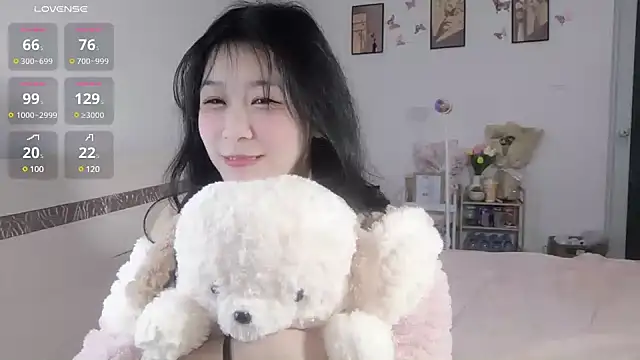 Snapshot of Luminous163 chatting on 01/17/25, 04:15 Luminous163 online show from 01/17/25, 04:15