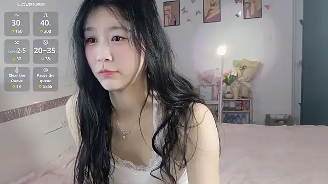 Snapshot of Luminous163 chatting on 01/22/25, 01:11 Luminous163 online show from 01/22/25, 01:11