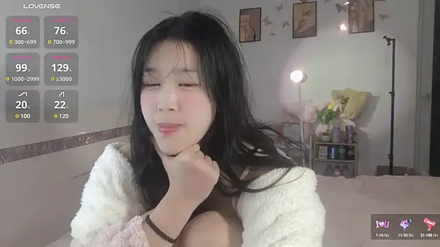 Snapshot of Luminous163 chatting on 01/27/25, 03:28 Luminous163 online show from 01/27/25, 03:28