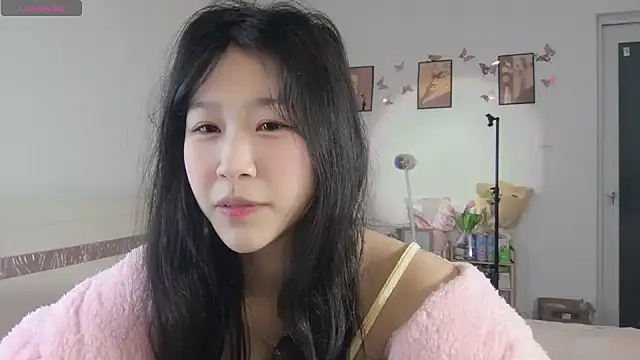 Snapshot of Luminous163 chatting on 02/11/25, 12:48 Luminous163 online show from 02/11/25, 12:48