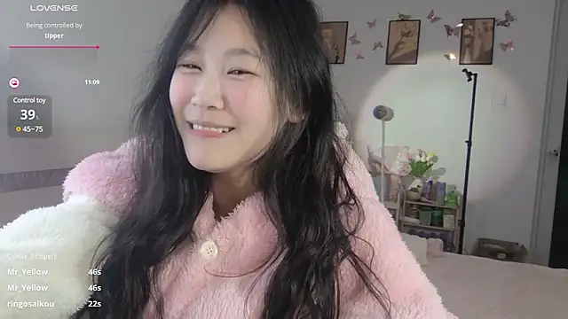 Snapshot of Luminous163 chatting on 02/15/25, 12:22 Luminous163 online show from 02/15/25, 12:22