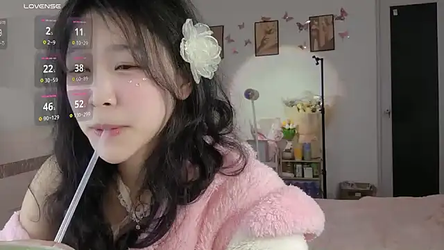 Snapshot of Luminous163 chatting on 02/16/25, 12:32 Luminous163 online show from 02/16/25, 12:32