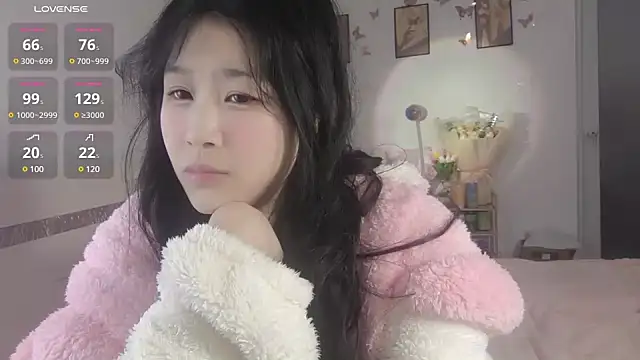 Snapshot of Luminous163 chatting on 02/17/25, 01:10 Luminous163 online show from 02/17/25, 01:10