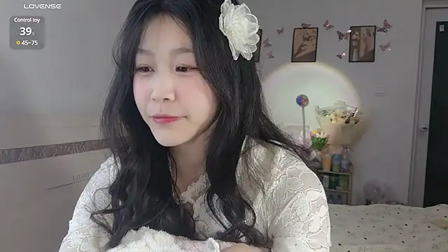 Snapshot of Luminous163 chatting on 02/23/25, 01:21 Luminous163 online show from 02/23/25, 01:21