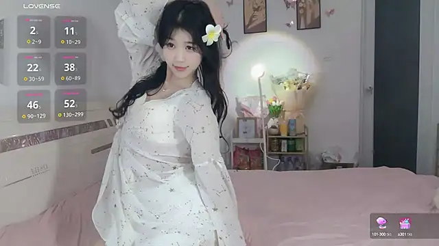 Snapshot of Luminous163 chatting on 02/26/25, 01:08 Luminous163 online show from 02/26/25, 01:08