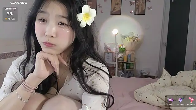 Snapshot of Luminous163 chatting on 02/26/25, 04:14 Luminous163 online show from 02/26/25, 04:14