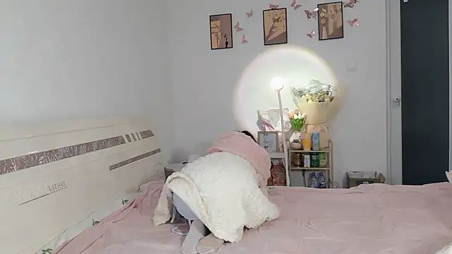 Snapshot of Luminous163 chatting on 03/03/25, 04:14 Luminous163 online show from 03/03/25, 04:14