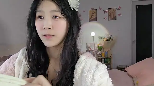 Snapshot of Luminous163 chatting on 03/04/25, 02:21 Luminous163 online show from 03/04/25, 02:21