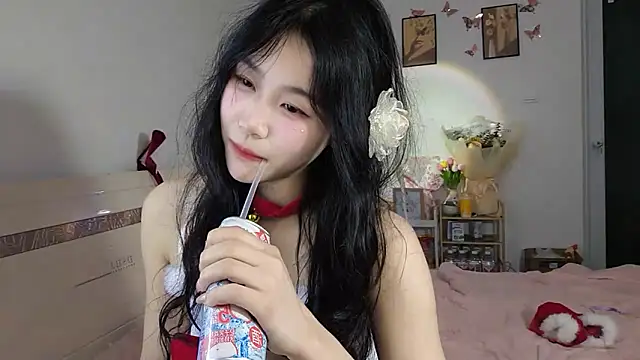 Snapshot of Luminous163 chatting on 03/10/25, 04:03 Luminous163 online show from 03/10/25, 04:03