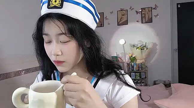 Snapshot of Luminous163 chatting on 03/14/25, 01:13 Luminous163 online show from 03/14/25, 01:13