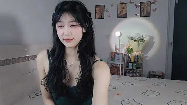 Snapshot of Luminous163 chatting on 03/19/25, 04:13 Luminous163 online show from 03/19/25, 04:13