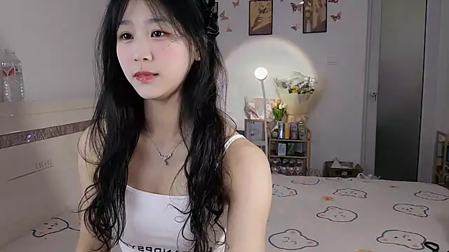 Snapshot of Luminous163 chatting on 03/22/25, 06:00 Luminous163 online show from 03/22/25, 06:00