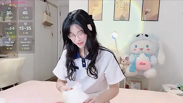 Snapshot of Luminous163 chatting on 09/24/25, 01:14 Luminous163 online show from 09/24/25, 01:14