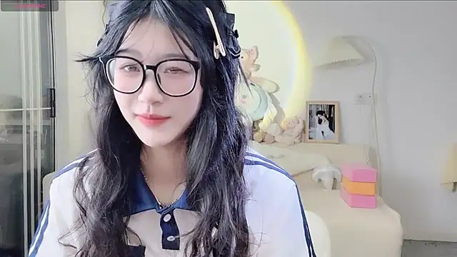 Snapshot of Luminous163 chatting on 10/11/25, 09:41 Luminous163 online show from 10/11/25, 09:41