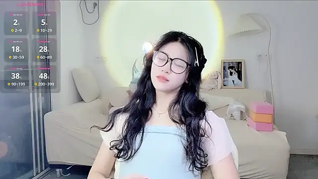 Snapshot of Luminous163 chatting on 10/15/25, 09:31 Luminous163 online show from 10/15/25, 09:31