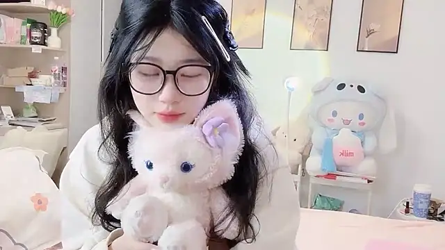 Snapshot of Luminous163 chatting on 10/26/25, 10:32 Luminous163 online show from 10/26/25, 10:32