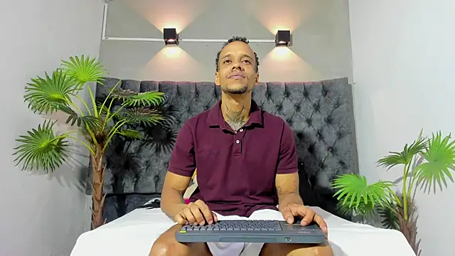 Snapshot of Salomon_koude chatting on 06/18/26, 11:58 Salomon koude online show from 06/18/26, 11:58