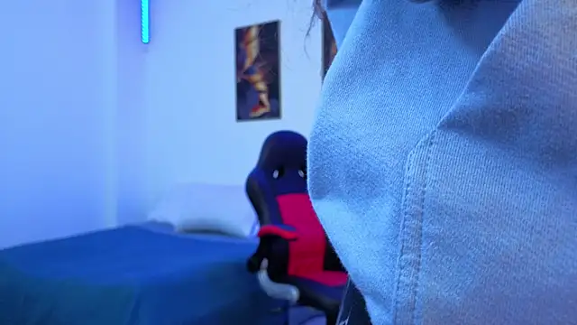 Snapshot of viktorya_xue chatting on 02/28/26, 10:05 viktorya xue online show from 02/28/26, 10:05