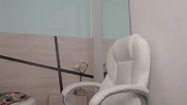 sussy leon online show from 01/18/25, 06:32