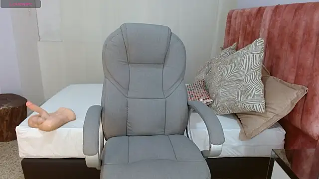 sussy leon online show from 09/19/25, 12:39