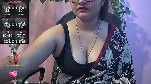 Snapshot of Pari-new chatting on 05/19/26, 04:19 Pari-new online show from 05/19/26, 04:19