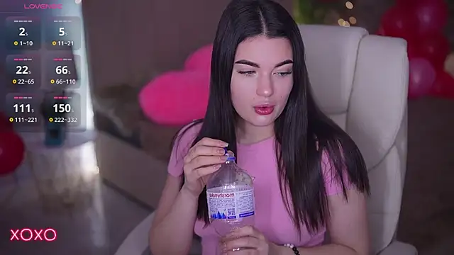 YourLolaBunny online show from 02/14/26, 08:00