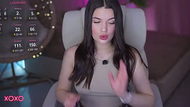 YourLolaBunny online show from 04/10/26, 06:18