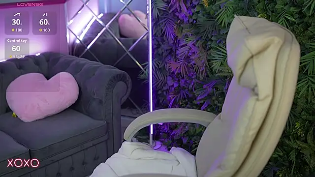 YourLolaBunny online show from 06/01/26, 06:26