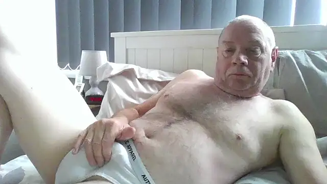 Snapshot of gibbo62 chatting on 03/25/26, 10:10 gibbo62 online show from 03/25/26, 10:10