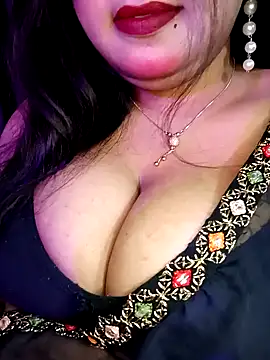 Suhanakhan00 online show from 03/04/25, 05:56