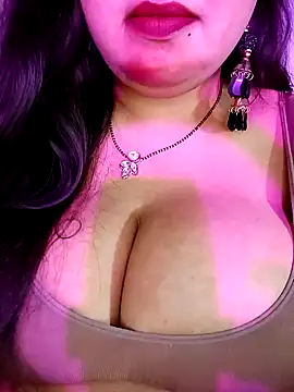 Suhanakhan00 online show from 12/14/25, 09:36