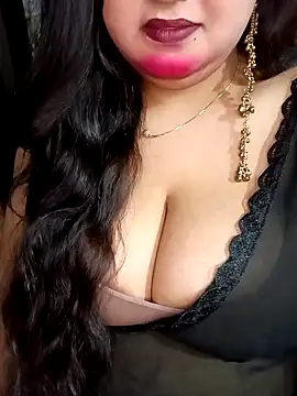 Suhanakhan00 online show from 04/06/26, 07:53
