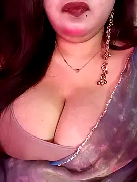 Snapshot of Suhanakhan00 chatting on 06/20/26, 07:22 Suhanakhan00 online show from 06/20/26, 07:22