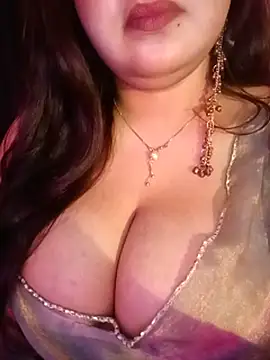 Snapshot of Suhanakhan00 chatting on 07/20/26, 10:39 Suhanakhan00 online show from 07/20/26, 10:39