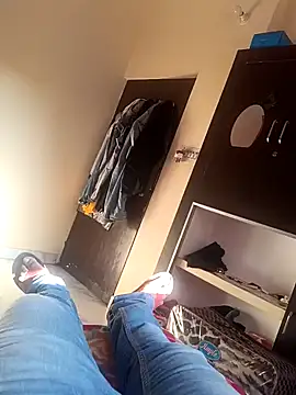 hottboyakash6969 online show from 12/10/24, 09:44