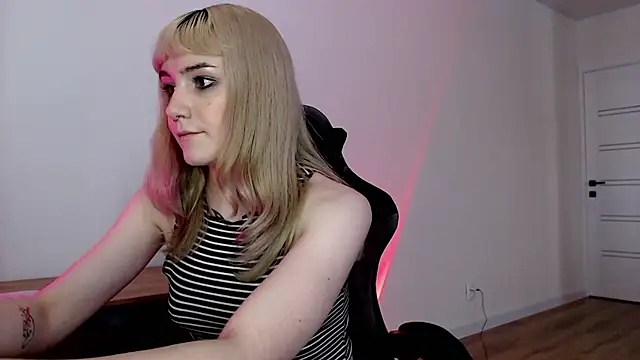 Princess Shy    online show from 03/04/25, 02:21