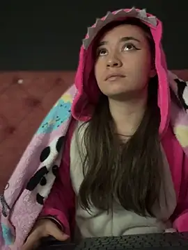 Sophie LS online show from 03/08/25, 10:22