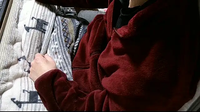 cinnabar red online show from 04/08/26, 03:06