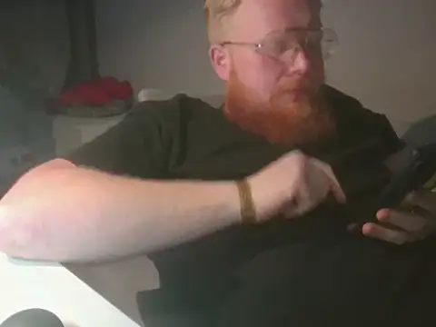 Snapshot of 1212lukasz chatting on 11/01/25, 04:58 1212lukasz online show from 11/01/25, 04:58