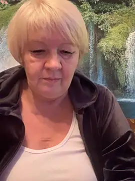 Laura Millf online show from 12/30/24, 05:34