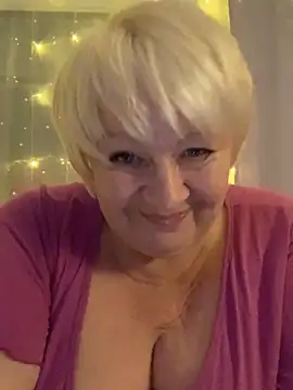 Laura Millf online show from 01/03/25, 07:39