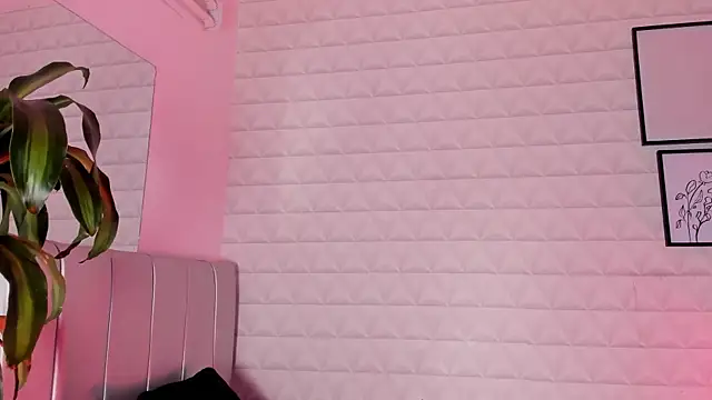 Lizzie-Evans online show from 04/01/26, 01:41