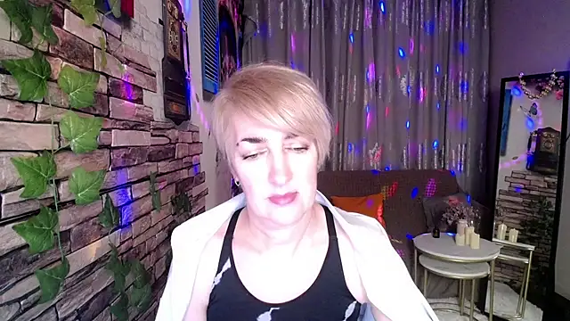 Hot Girl87 online show from 12/07/24, 10:17